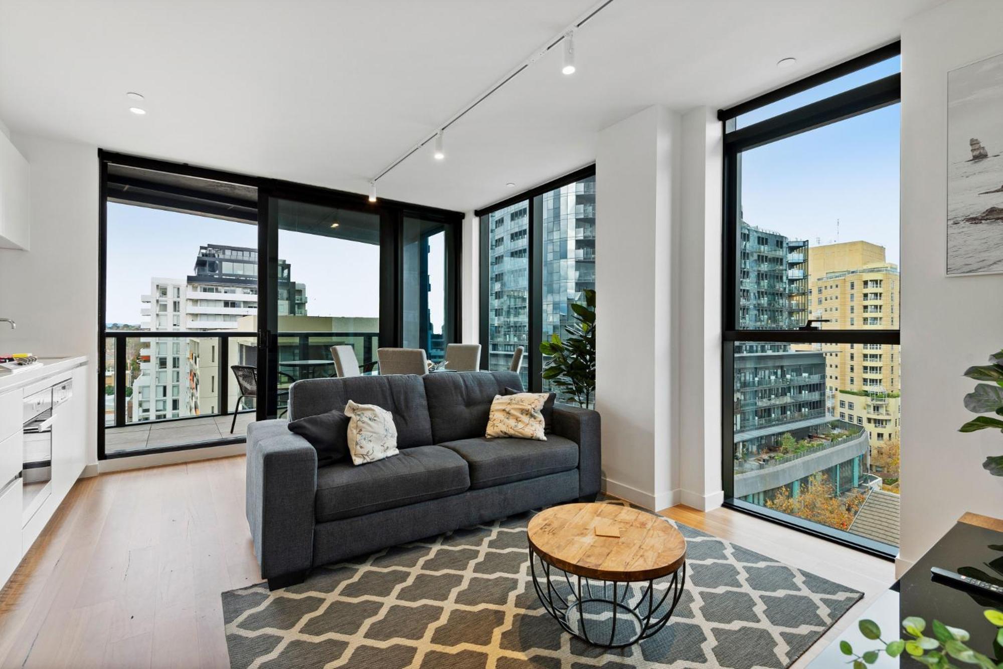 Bright Apartment With City Views In Trendy Locale Melbourne Exterior photo