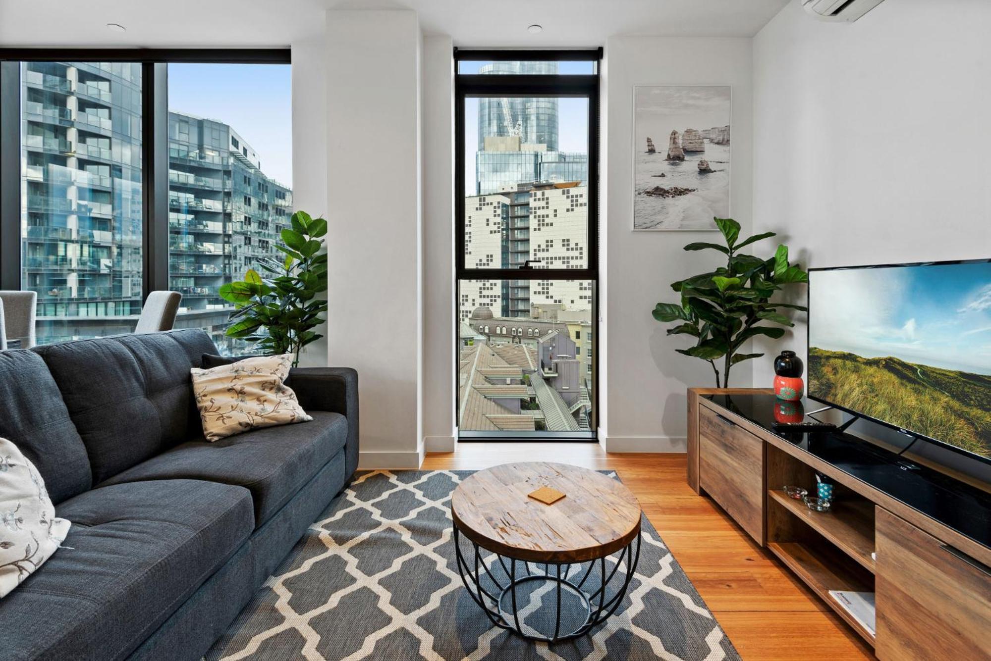 Bright Apartment With City Views In Trendy Locale Melbourne Exterior photo